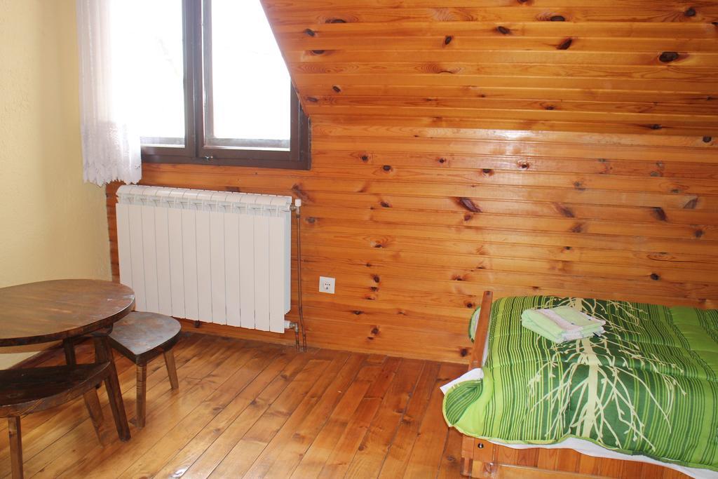 Hostel Hikers Den Žabljak Oda fotoğraf