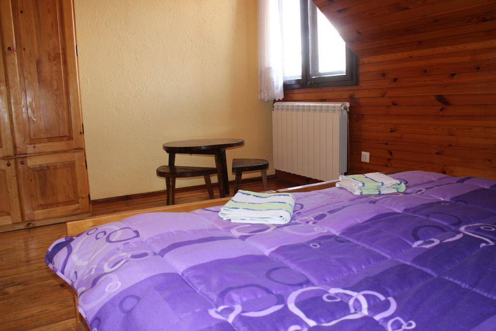 Hostel Hikers Den Žabljak Oda fotoğraf